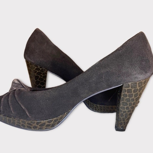 Yellow Box Amanda S. Peep Toe Pump - Brown Suede - Size 6.5M - Picture 3 of 15